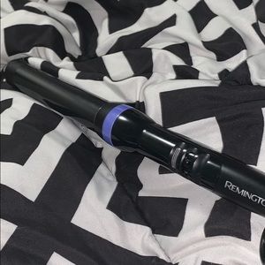 NWOT curling iron